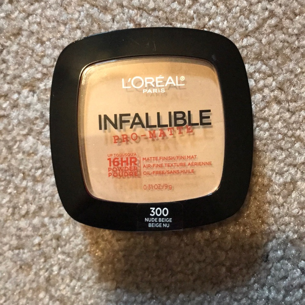 L’Oréal Infallible Pro-Matte Powder Foundation